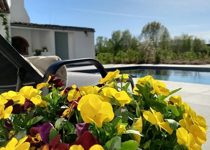 D'hôtes - Au Clos D'amande Couette-café 4*